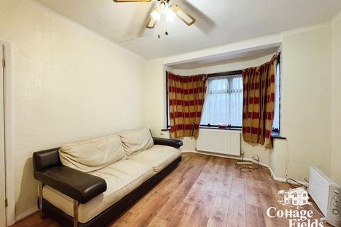 3 bedroom terraced house to rent, Northfield Road, Waltham Cross, EN8