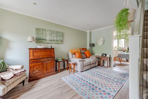 5 Canons Close, Reigate, RH2 9RR