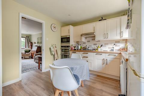 5 Canons Close, Reigate, RH2 9RR
