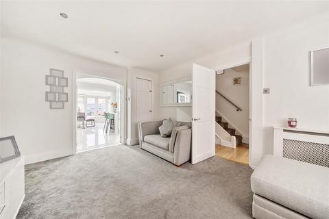 130 Ockleys Mead, Godstone, RH9 8BA