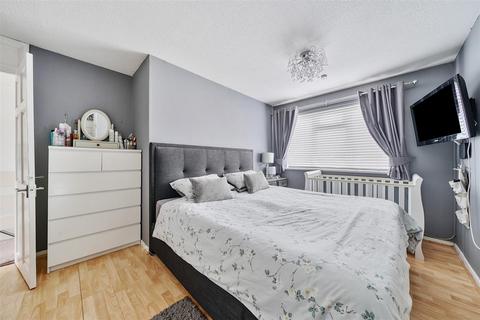 130 Ockleys Mead, Godstone, RH9 8BA