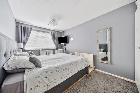 130 Ockleys Mead, Godstone, RH9 8BA