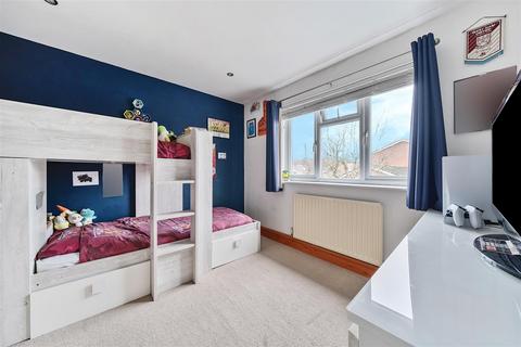 130 Ockleys Mead, Godstone, RH9 8BA