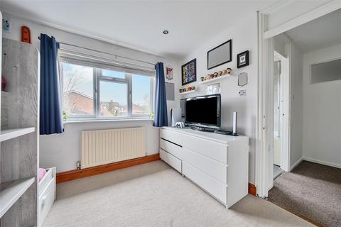 130 Ockleys Mead, Godstone, RH9 8BA