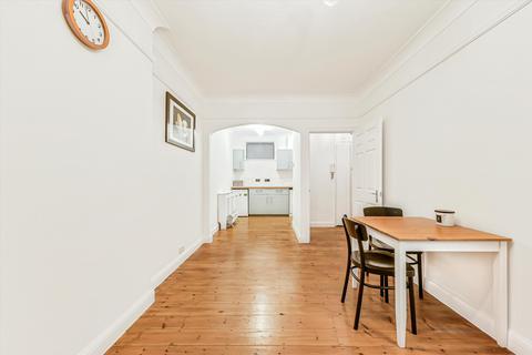 1 bedroom flat to rent, Mortimer Crescent, Hampstead, London, NW6