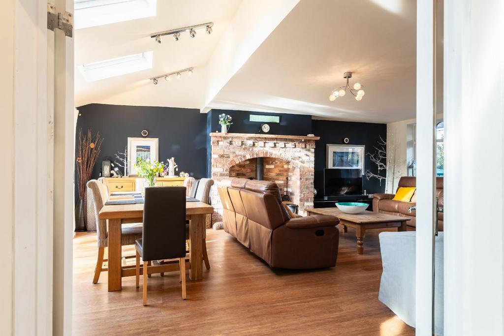 Living room-1.jpg
