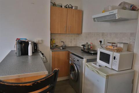 1 bedroom flat to rent, Pavilion Road, Worthing