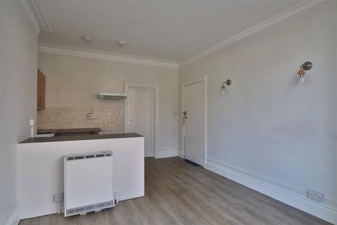 1 bedroom flat to rent, Pavilion Road, Worthing