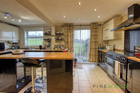 4 bedroom detached house for sale, Merlin Avenue, Chesterfield S44