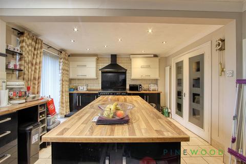4 bedroom detached house for sale, Merlin Avenue, Chesterfield S44