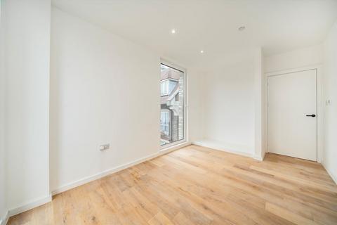 3 bedroom flat for sale, Powell Road, London E5