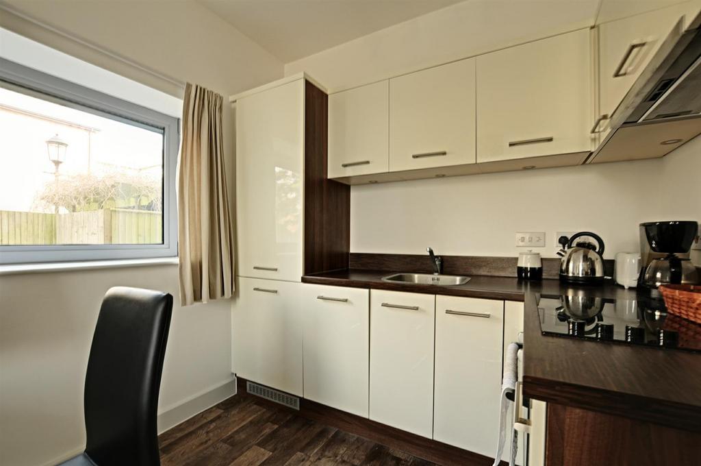13 Trinity Court 4.jpg