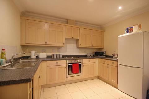 2 bedroom flat to rent, Copper Beech House, Woking GU22