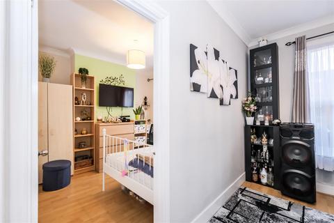 2 bedroom maisonette for sale, Badlis Road, Walthamstow