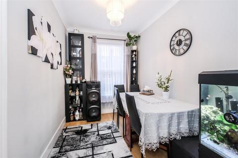 2 bedroom maisonette for sale, Badlis Road, Walthamstow