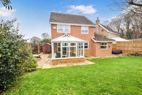 4 bedroom detached house for sale, Dallaway Drive, Pevensey BN24