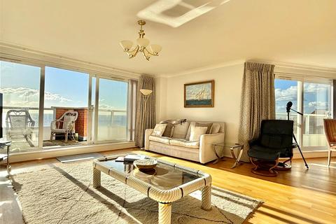 3 bedroom penthouse for sale, Camden Hurst, Milford on Sea, Lymington, Hampshire, SO41