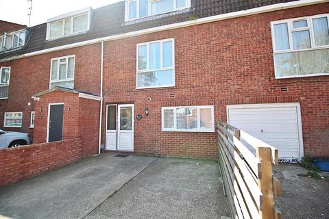 4 bedroom townhouse for sale, Farrant Way, Borehamwood