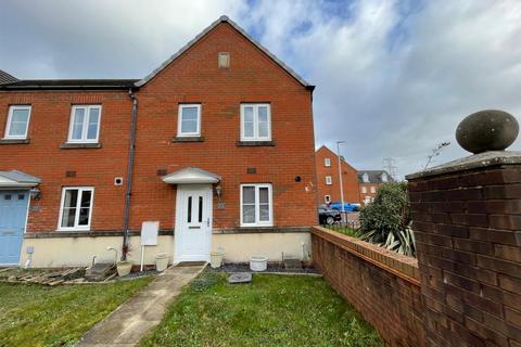 3 bedroom end of terrace house for sale, Stryd Bennett, Llanelli