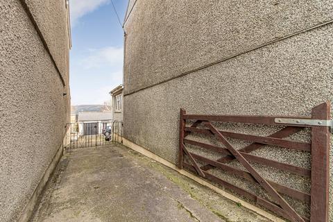 3 bedroom detached house for sale, Newbridge Road, Pontyclun CF72