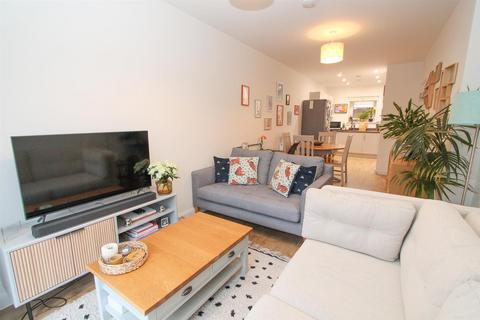 1 bedroom flat for sale, 190 London Road, Wallington SM6