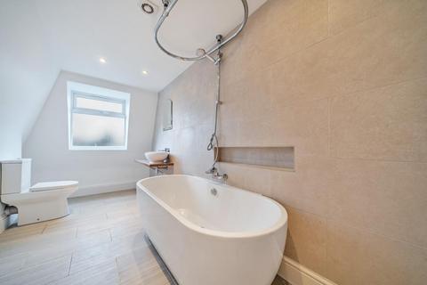 3 bedroom flat for sale, Tooting High Street, Tooting