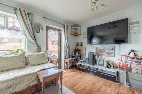 3 bedroom end of terrace house for sale, Bodmin Avenue, Slough SL2