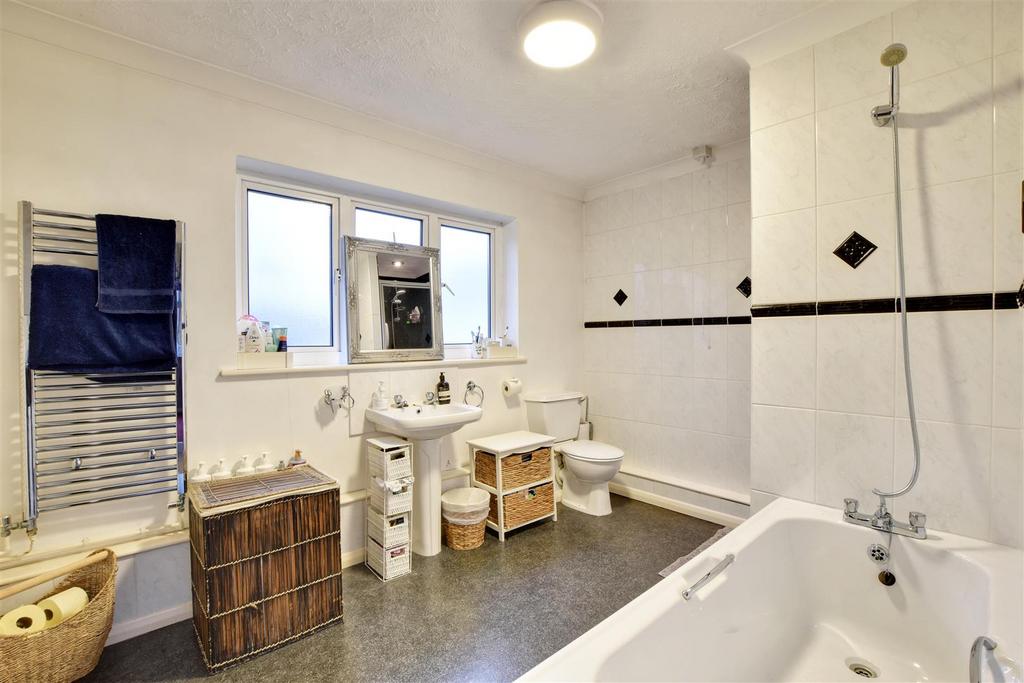 Bath/Shower Room