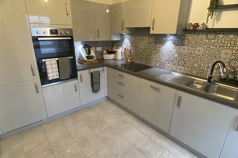 4 bedroom end of terrace house for sale, Ketley Park Road, Ketley, Telford, Shropshire, TF1