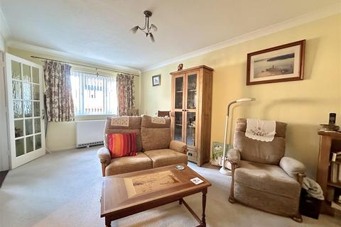 1 bedroom flat for sale, Bosmere Court, The Causeway, Needham Market IP6