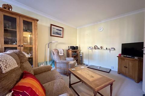 1 bedroom flat for sale, Bosmere Court, The Causeway, Needham Market IP6