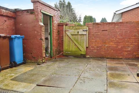 2 bedroom terraced house to rent, Wyndale Road, Oldham