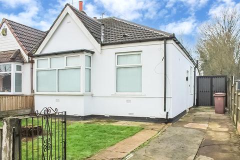 2 bedroom semi-detached bungalow to rent, Carr Mill Road, St. Helens, Merseyside