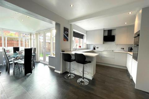 2 Abbot Croft, Westhoughton, Bolton, BL5 2ET