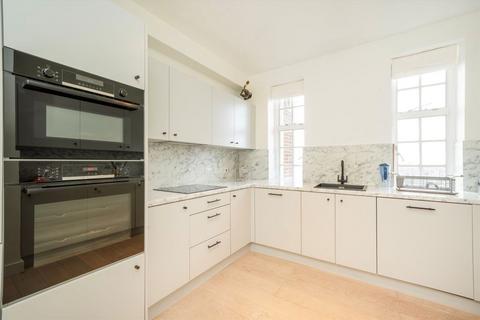 3 bedroom flat for sale, Finchley Road, London NW3