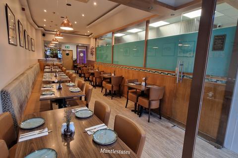 Restaurant to rent, Cockfosters Parade, Cockfosters EN4 0BX