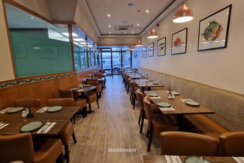 Restaurant to rent, Cockfosters Parade, Cockfosters EN4 0BX