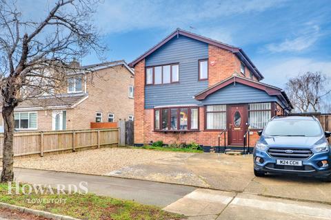 4 bedroom detached house for sale, Fleetdyke Drive, Lowestoft