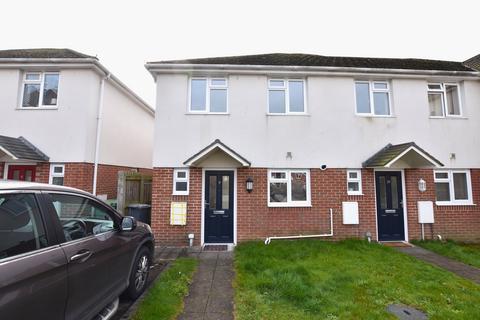 3 bedroom semi-detached house to rent, Haines Close, , Ryde