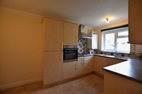 3 bedroom semi-detached house to rent, Haines Close, , Ryde