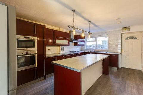 42 Bellmount Close, Leeds, LS13 2UW