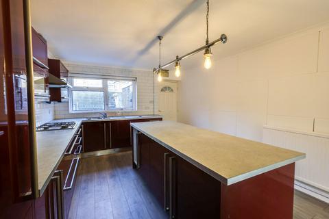 42 Bellmount Close, Leeds, LS13 2UW
