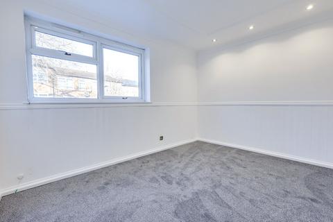 42 Bellmount Close, Leeds, LS13 2UW