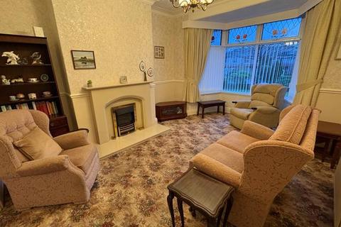 3 bedroom semi-detached house for sale, Briarwood Drive, Wiibsey, Bradford