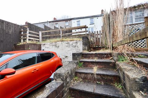 3 bedroom terraced house for sale, Chapel Street, Abercarn, NP11