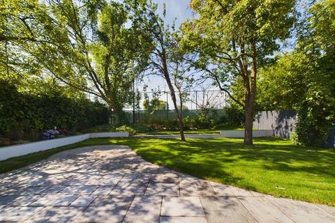 undefined, Brondesbury Park, London