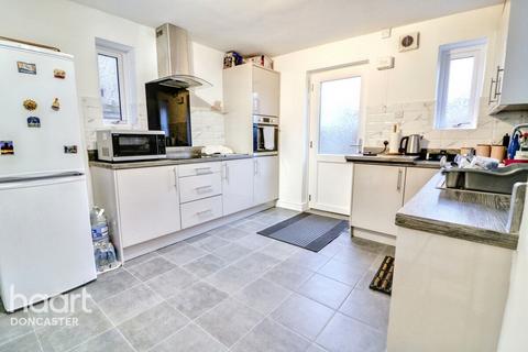 25 Field Road, Stainforth, Doncaster, DN7 5AQ