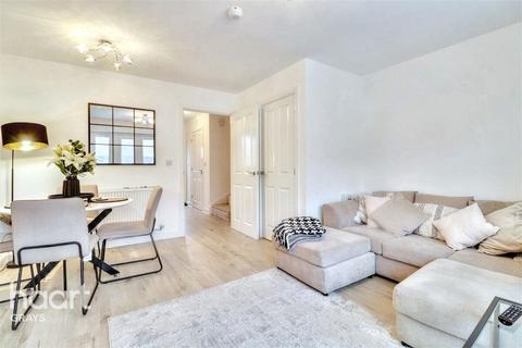 2 bedroom terraced house to rent, Killarney Crescent, Grays