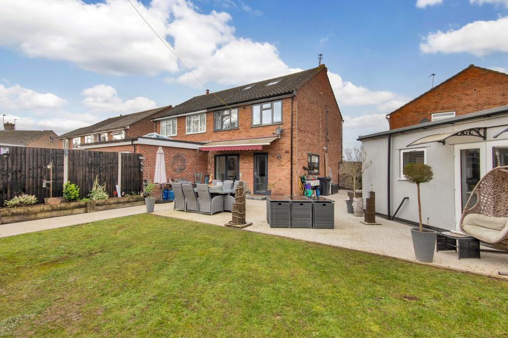 Garden / Rear