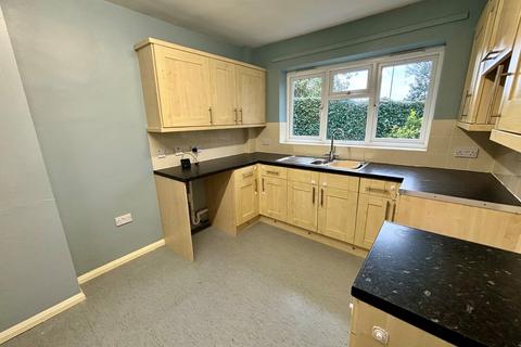 4 bedroom detached house to rent, Croft Foulds Court, Garforth, Leeds, LS25